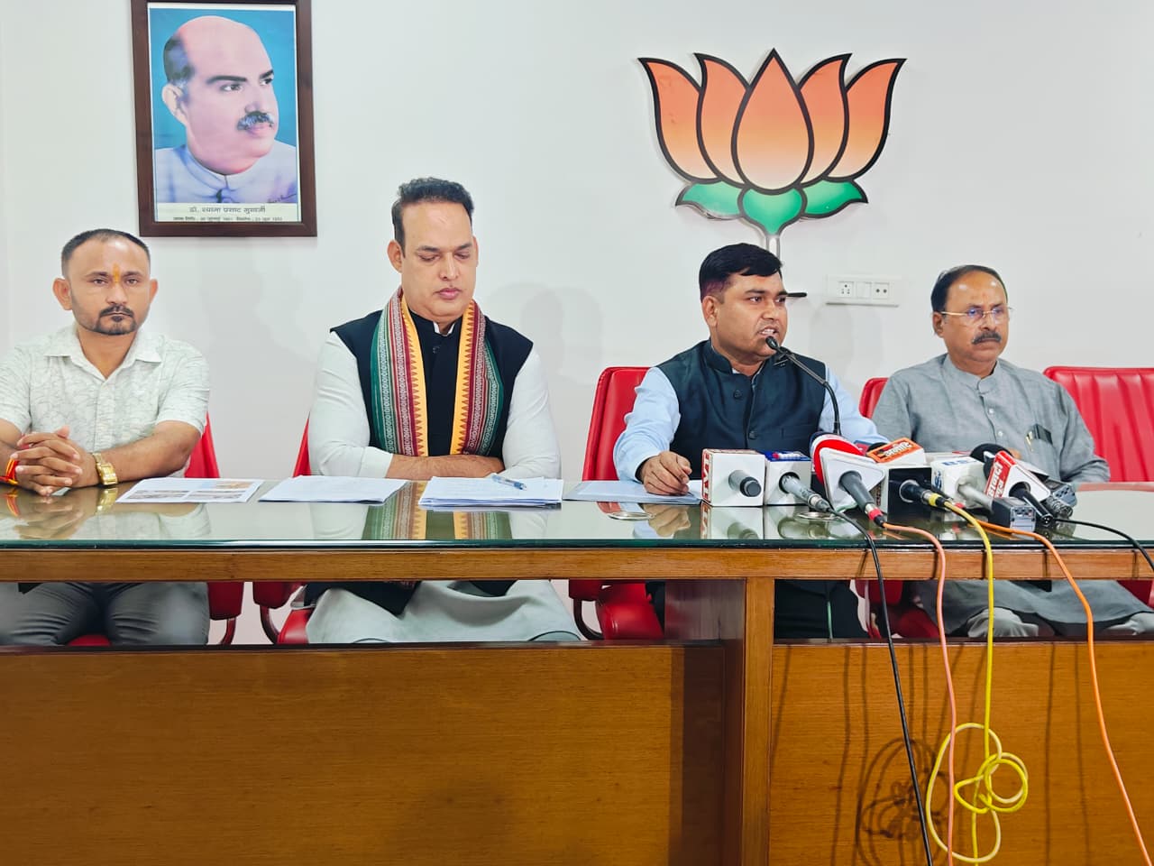 नकटी ग्राम में अतिक्रमण हटाने की कार्यवाही को लेकर कांग्रेस निम्न स्तरीय राजनीति कर रही है - डॉ. नवीन मार्कण्डेय