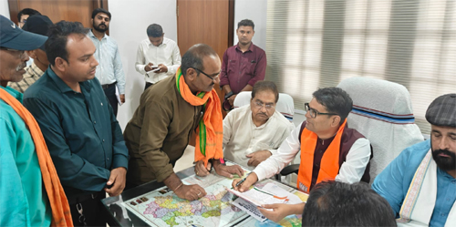 सहयोग केन्द्र में वित्त मंत्री चौधरी ने किया कार्यकर्ताओं से संवाद