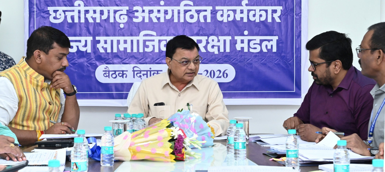 श्रम मंत्री की बैठक में बड़ा फैसला- असंगठित श्रमिकों के लिए बनेंगी नई योजनाएं