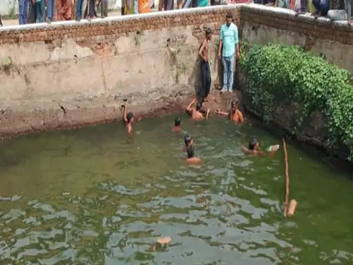 प्राचीन चतुर्भुजी मंदिर परिसर की बावड़ी में डूबने से दो मासूम बच्चों की मौत 