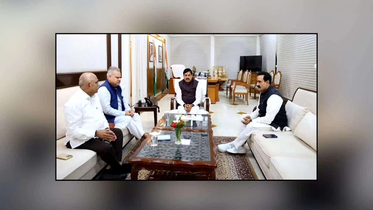 नरोत्तम मिश्रा दिल्ली रवाना,सियासी हलचलें तेज