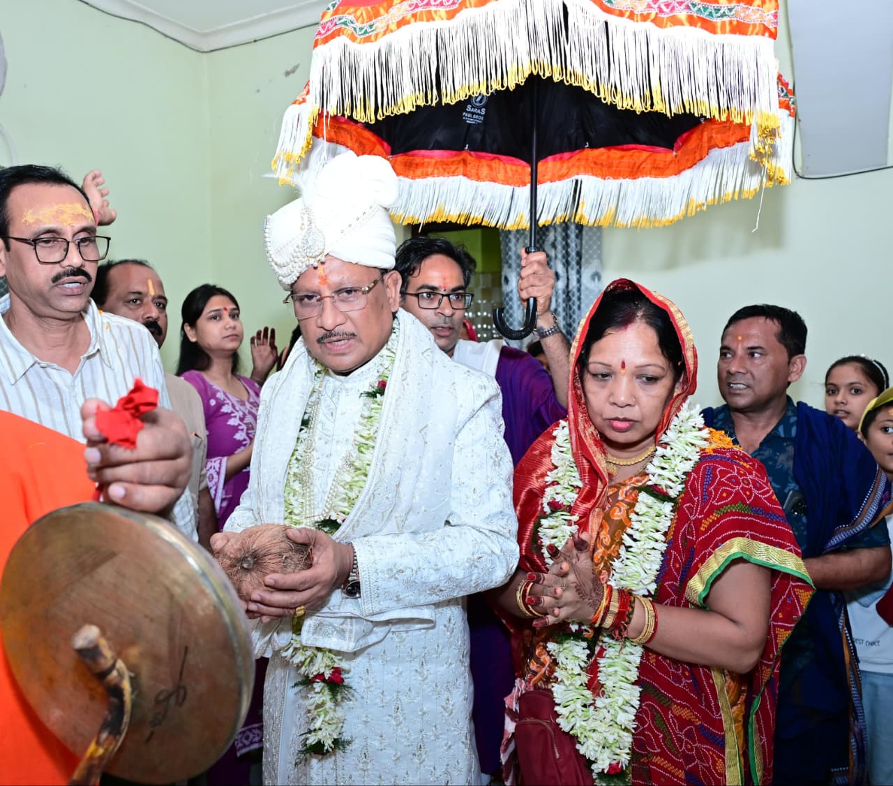 मुख्यमंत्री विष्णुदेव साय ने दोकड़ा की ऐतिहासिक रथयात्रा में निभाई गजपति महाराजा की परंपरा : भगवान श्री जगन्नाथ का रथ खींचकर प्रदेशवासियों के सुख, समृद्धि और खुशहाली की कामना की