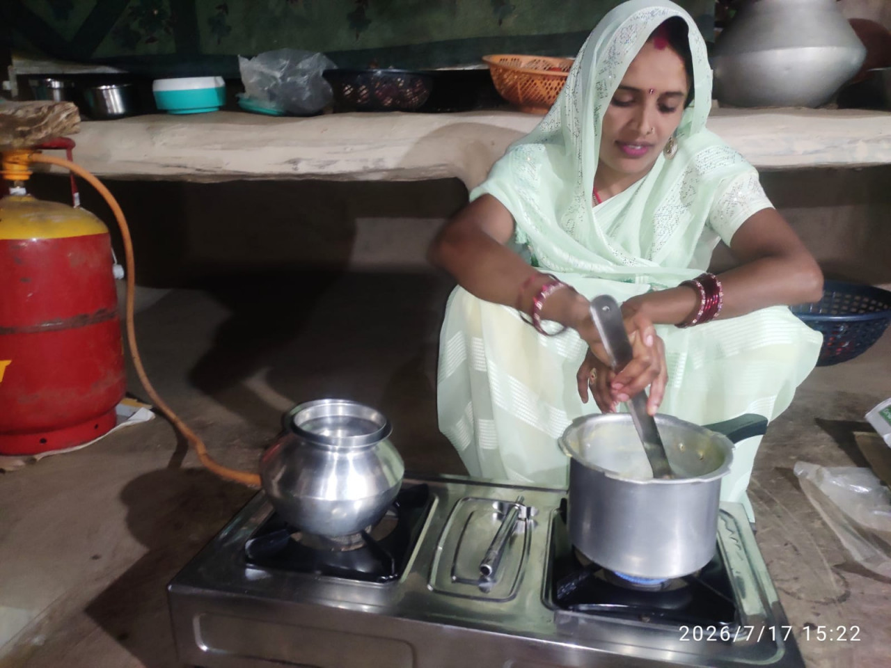 मुख्यमंत्री हेल्पलाइन 1076 की शिकायत का त्वरित निराकरण, पीएम उज्ज्वला योजना के तहत हितग्राही को उपलब्ध कराया गया गैस कनेक्शन