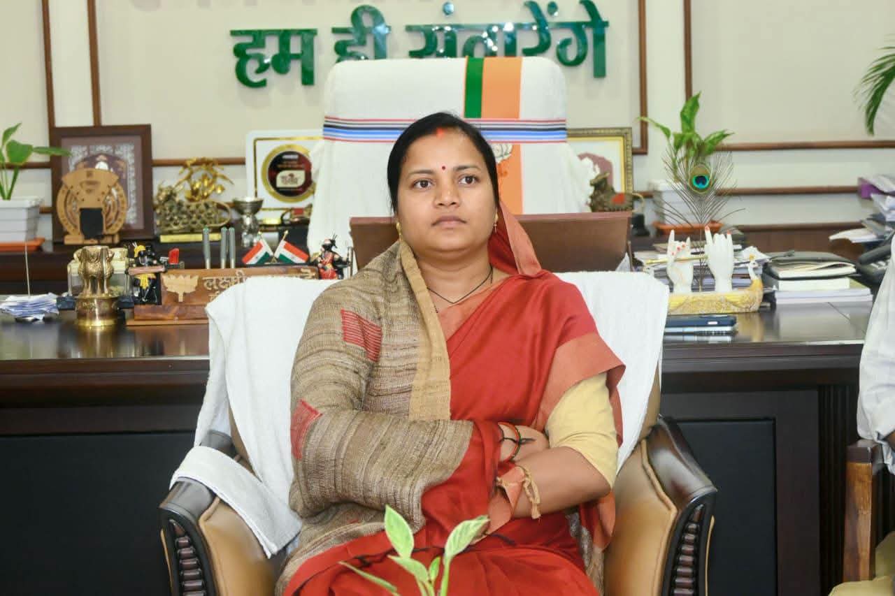 मन की बात में प्रधानमंत्री के प्रेरक संदेशों का मंत्री राजवाड़े ने किया श्रवण