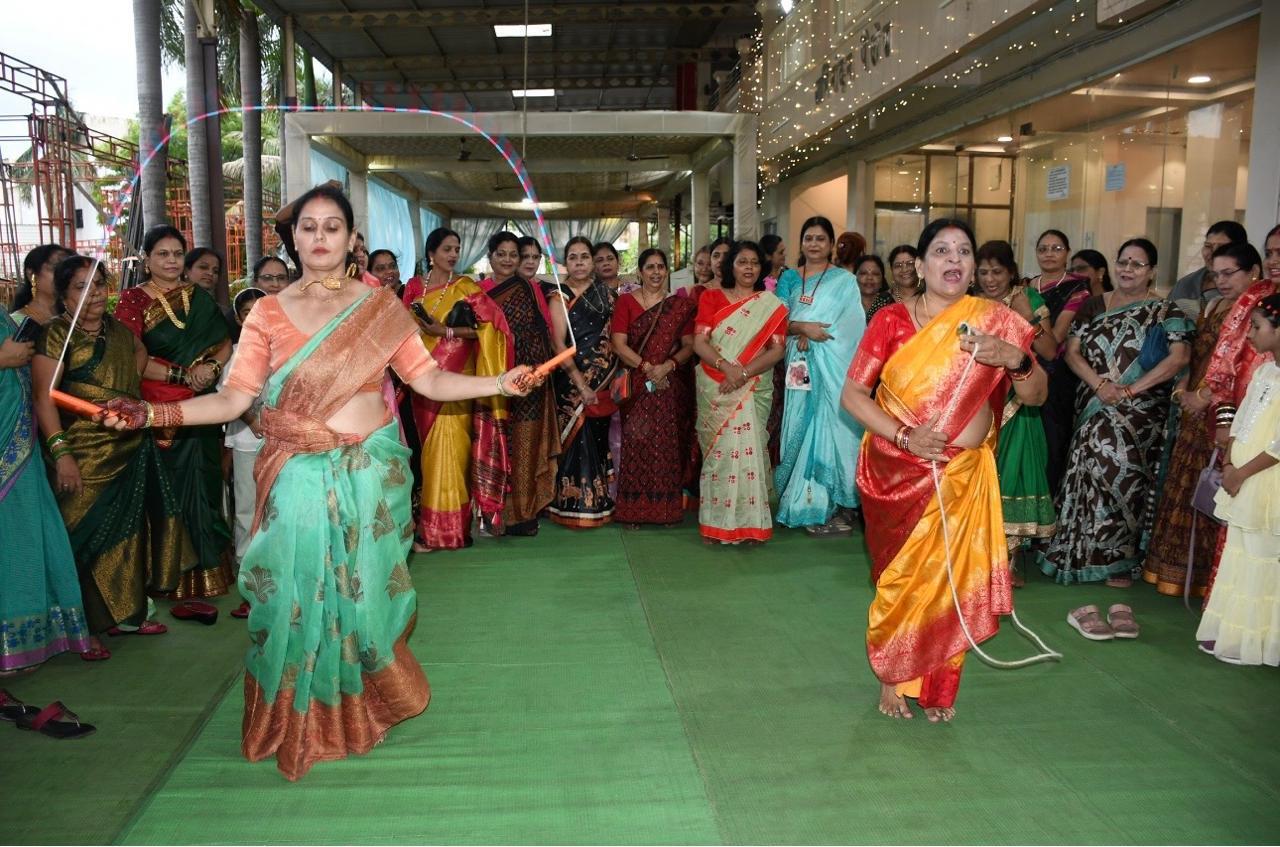 सावन के मड़ई 2026 की अपराजिता शुक्ला बनी सावन क्वीन