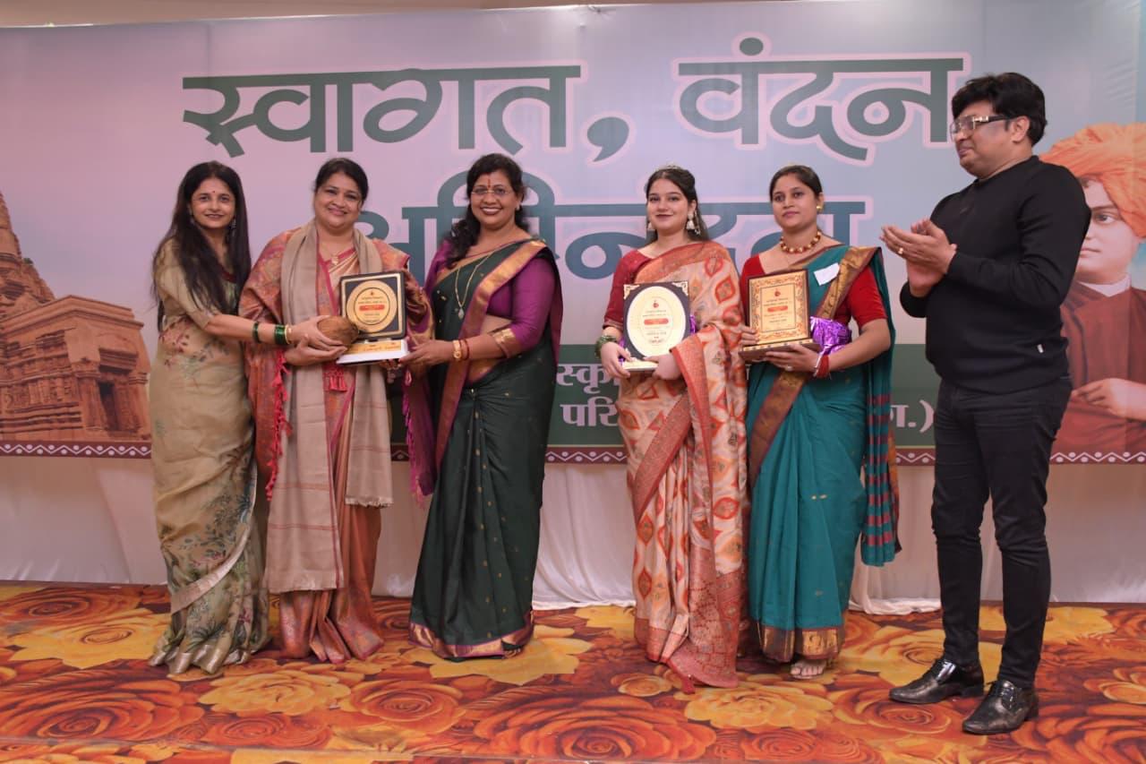 सावन के मड़ई 2026 की अपराजिता शुक्ला बनी सावन क्वीन