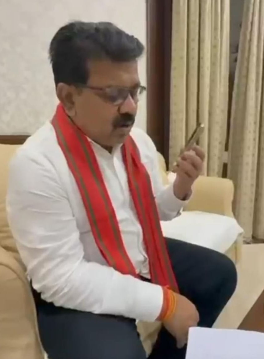 कुलगाम आतंकी हमले के पीडि़तों के परिजनों से उप मुख्यमंत्री शर्मा ने की बात