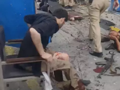 पाकिस्तान में आत्मघाती हमला, 14 की मौत:खैबर पख्तूनख्वा में युवक ने थाने में जाकर ब्लास्ट किया