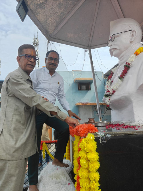 जयंती पर कक्का जी और विद्या भैया को दी गई श्रद्धांजलि