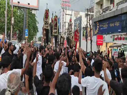 शहीद हजरत इमाम हुसैन के चालीसवां का मातमी-जुलूस निकला,शहर में यातायात परिवर्तित