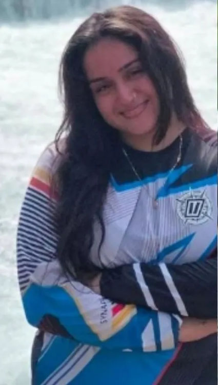 मुंबई से बस्तर जा रही महिला बाइक राइडर की बाइक मरकाटोला के पास ट्रेलर से टकराई, मौत