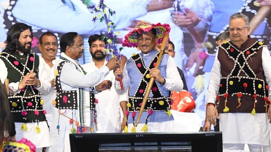 हरेली तिहार पर मुख्यमंत्री निवास में साकार हुई छत्तीसगढ़ की लोक संस्कृति, कृषि परंपरा और ग्रामीण जीवन की जीवंत झांकी
