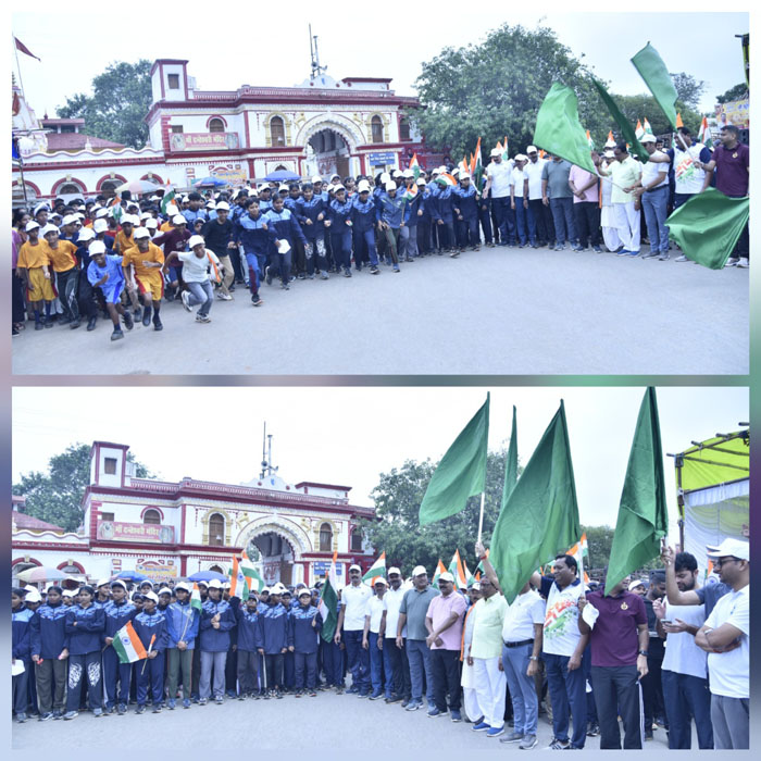 स्वतंत्रता की दौड़ में जनप्रतिनिधियों, अधिकारियों, खिलाडिय़ों व विद्यार्थियों ने लगाई दौड़