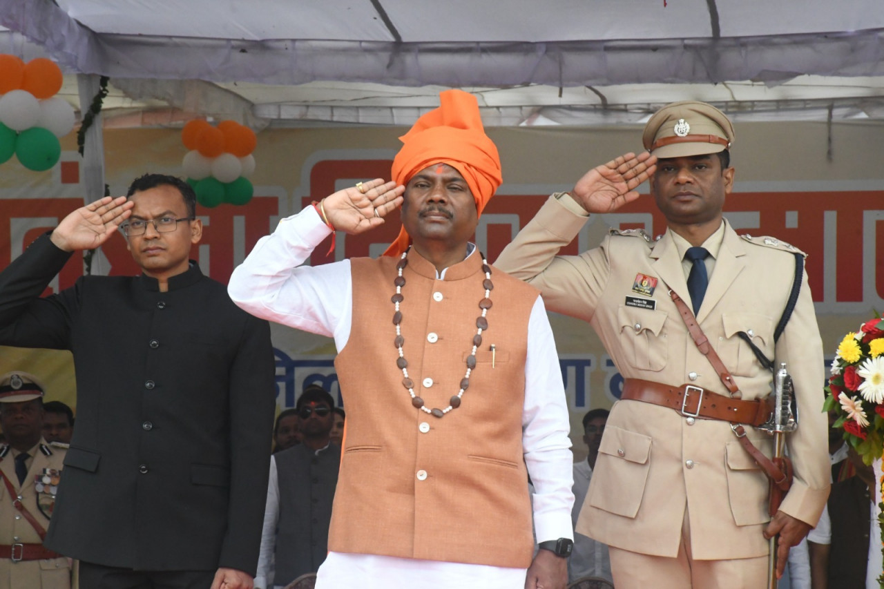 दंतेवाड़ा जिले में हर्ष और उमंग के साथ मनाया गया स्वतंत्रता दिवस. वन मंत्री कश्यप ने किया ध्वजारोहण