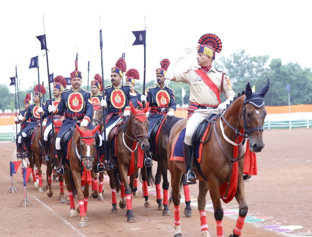 घुड़सवारों के साहस, महिला बैग पाईपर बैंड की लय और श्वान दल के रोमांचक प्रदर्शन से सजा स्वतंत्रता दिवस समारोह