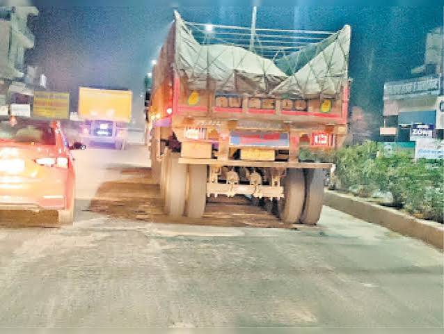 भखारा मार्ग पर भारी वाहनों के आवागमन का समय निर्धारित