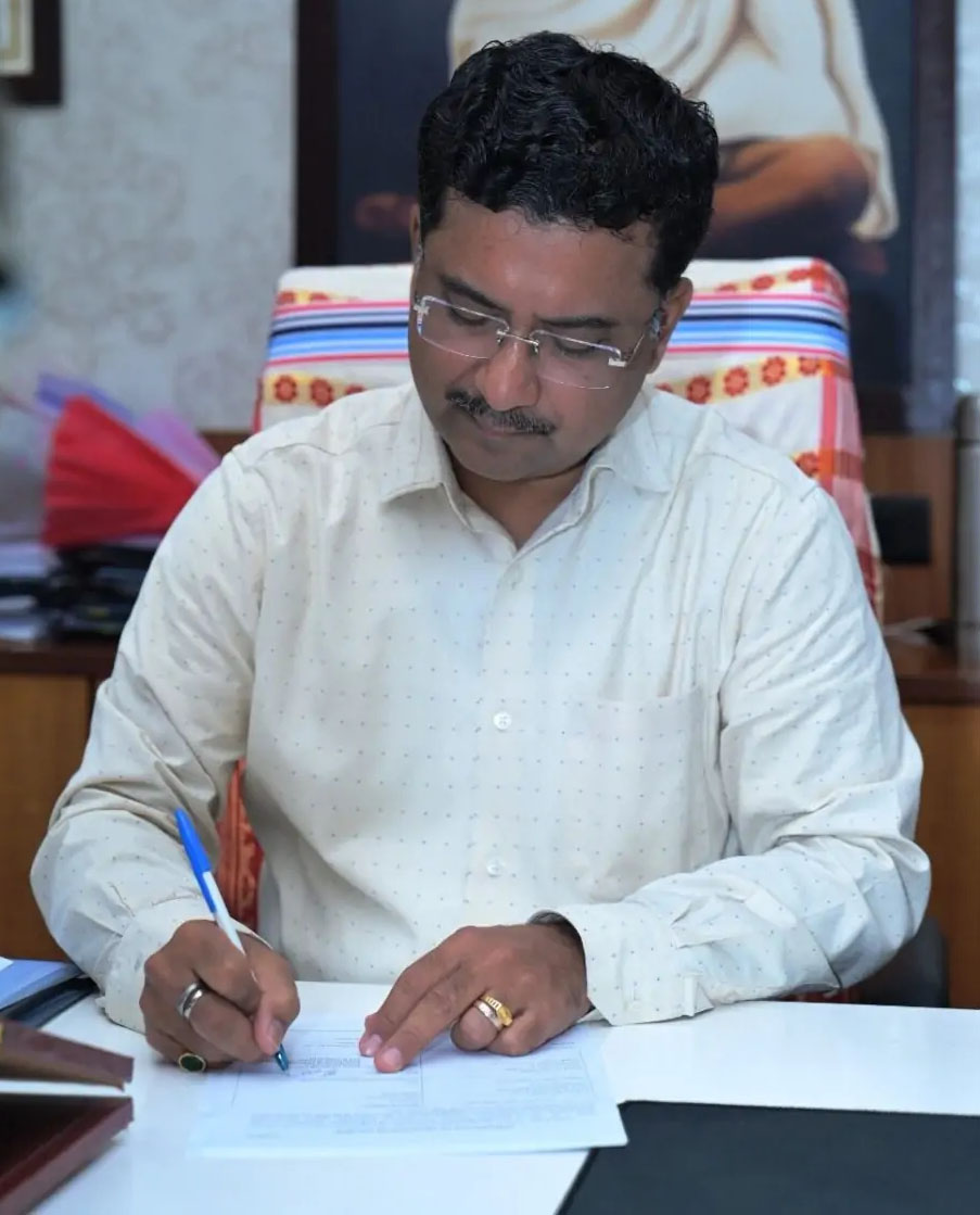 सोनमणि बोरा ने प्रमुख सचिव, नगरीय प्रशासन एवं विकास विभाग का कार्यभार ग्रहण किया
