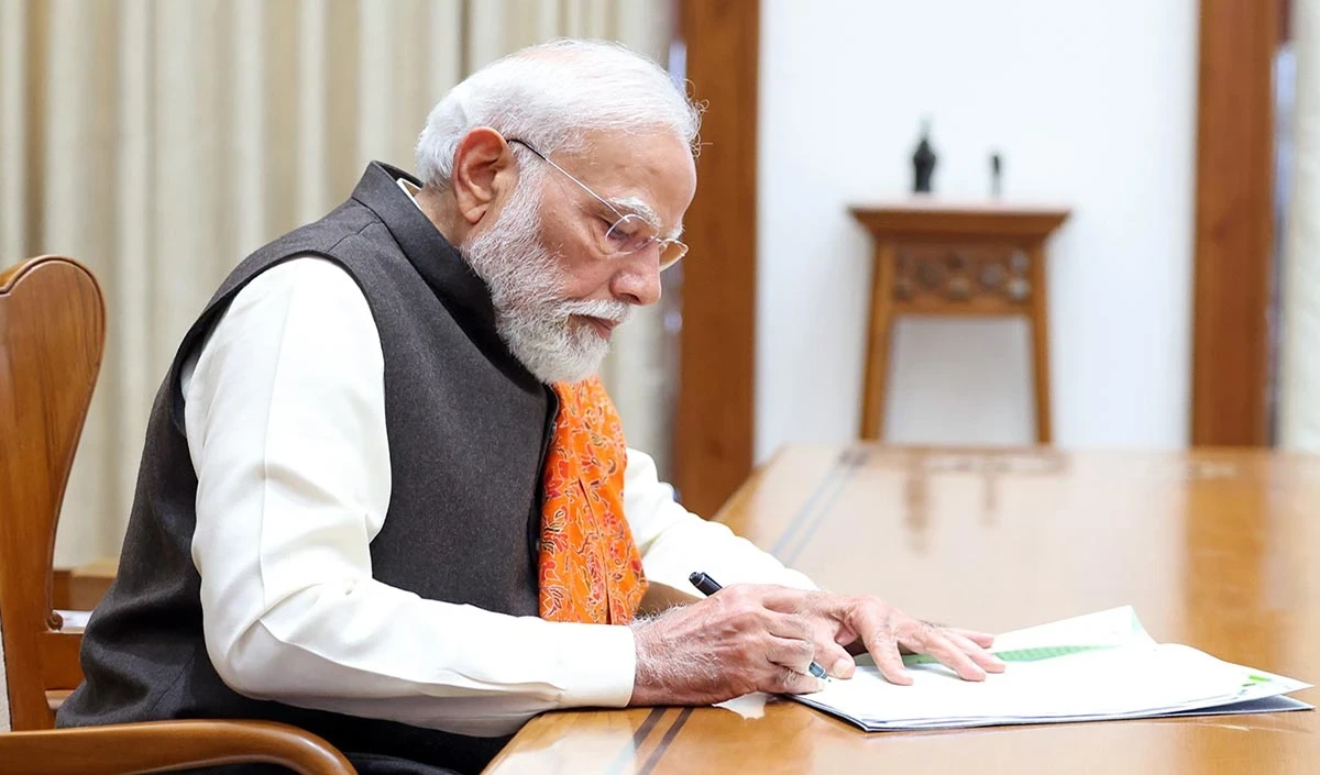 इधर विपक्ष बेवजह के मुद्दों पर राजनीति करता रहा, उधर मोदी मंत्रिमंडल ने बड़े फैसले कर सबको हैरान कर दिया