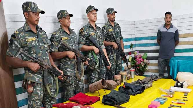 पड़ोसी राज्य ओडिशा के मलकानगिरी में बड़ा नक्सली डंप बरामद