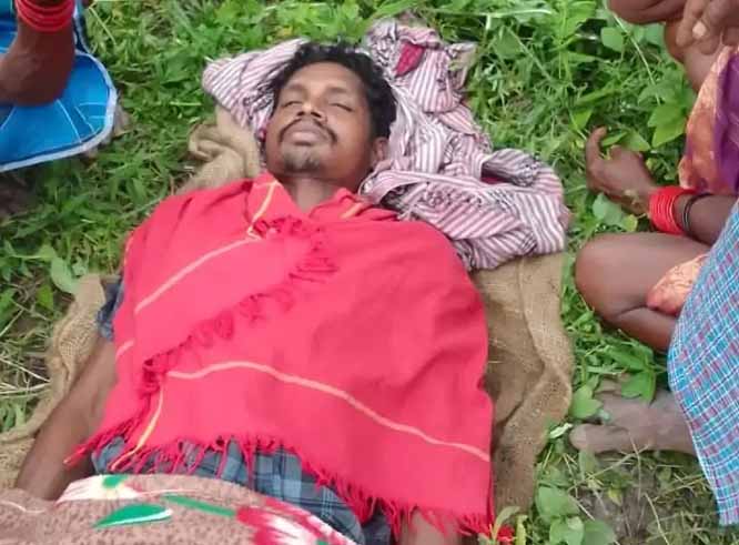 घर पर तार जोड़ते समय युवक की करंट लगने से हुई मौत