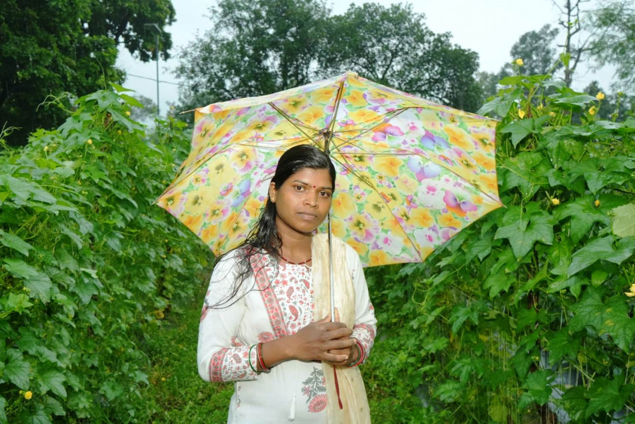 बाड़ी से निकली समृद्धि की राह, सपनों को मिली नई उड़ान, सालाना डेढ़ लाख की कमाई