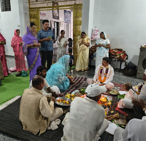 प्रमोद गुरु बाला पीर धाम रायपुर में संध्या आरती का भव्य आयोजन