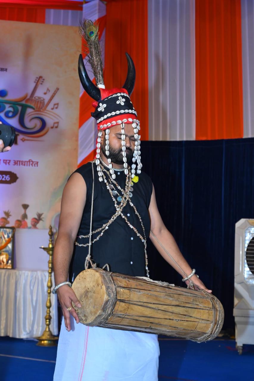 विलुप्त हो रहे लोक वाद्ययंत्रों को मिला नया जीवन