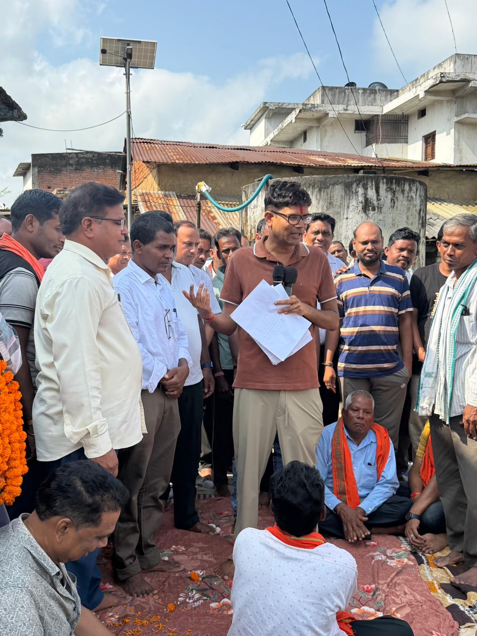 ग्राम सकरबोगा में वित्त मंत्री चौधरी ने ग्रामीणों से किया आत्मीय संवाद, विकास कार्यों में तेजी का दिया भरोसा