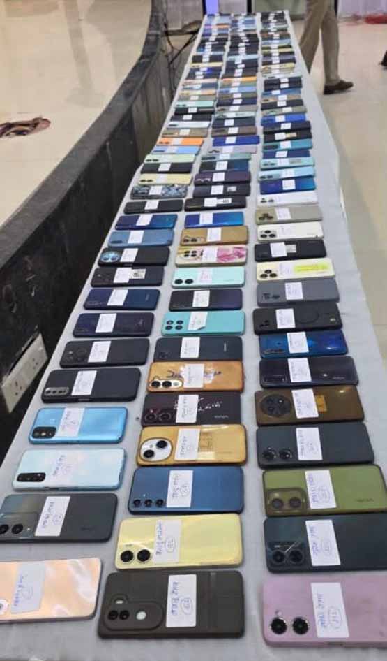 कोंडागांव पुलिस ने 151 गुम मोबाइल फोन बरामद कर वास्तविक मालिकों को सुपुर्द किए