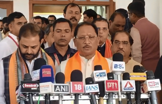 अंतागढ़ के 122 जनप्रतिनिधियों व ग्रामीणों ने मुख्यमंत्री के समक्ष थामा भाजपा का दामन