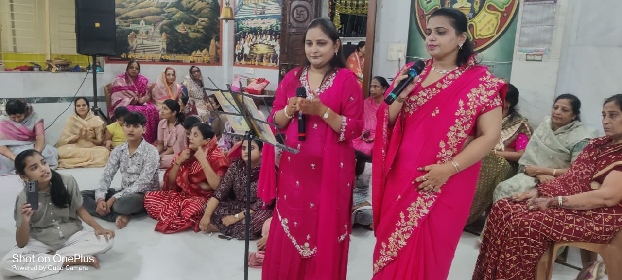 श्री सीमंधर स्वामी जैन मंदिर में संवत्सरी महापर्व के अवसर पर प्रतिक्रमण कर 84 लाख जीवायोनि से क्षमापना
