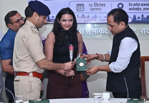 लंच विद क्रिएटर्स,जिले के वरिष्ठ अधिकारियों ने इन्फ्लुएंसर के साथ किया संवाद