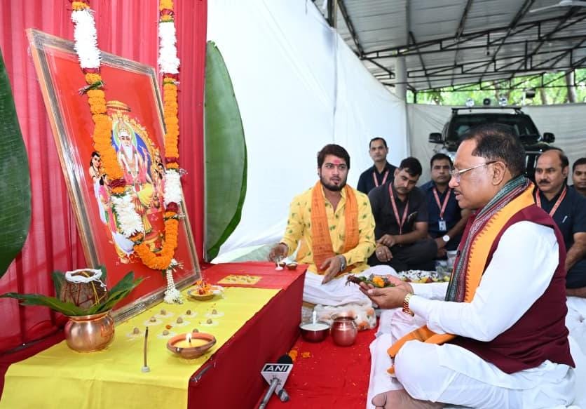 सृजन, कौशल और श्रम के सम्मान का संदेश देती है भगवान विश्वकर्मा की आराधना: मुख्यमंत्री साय