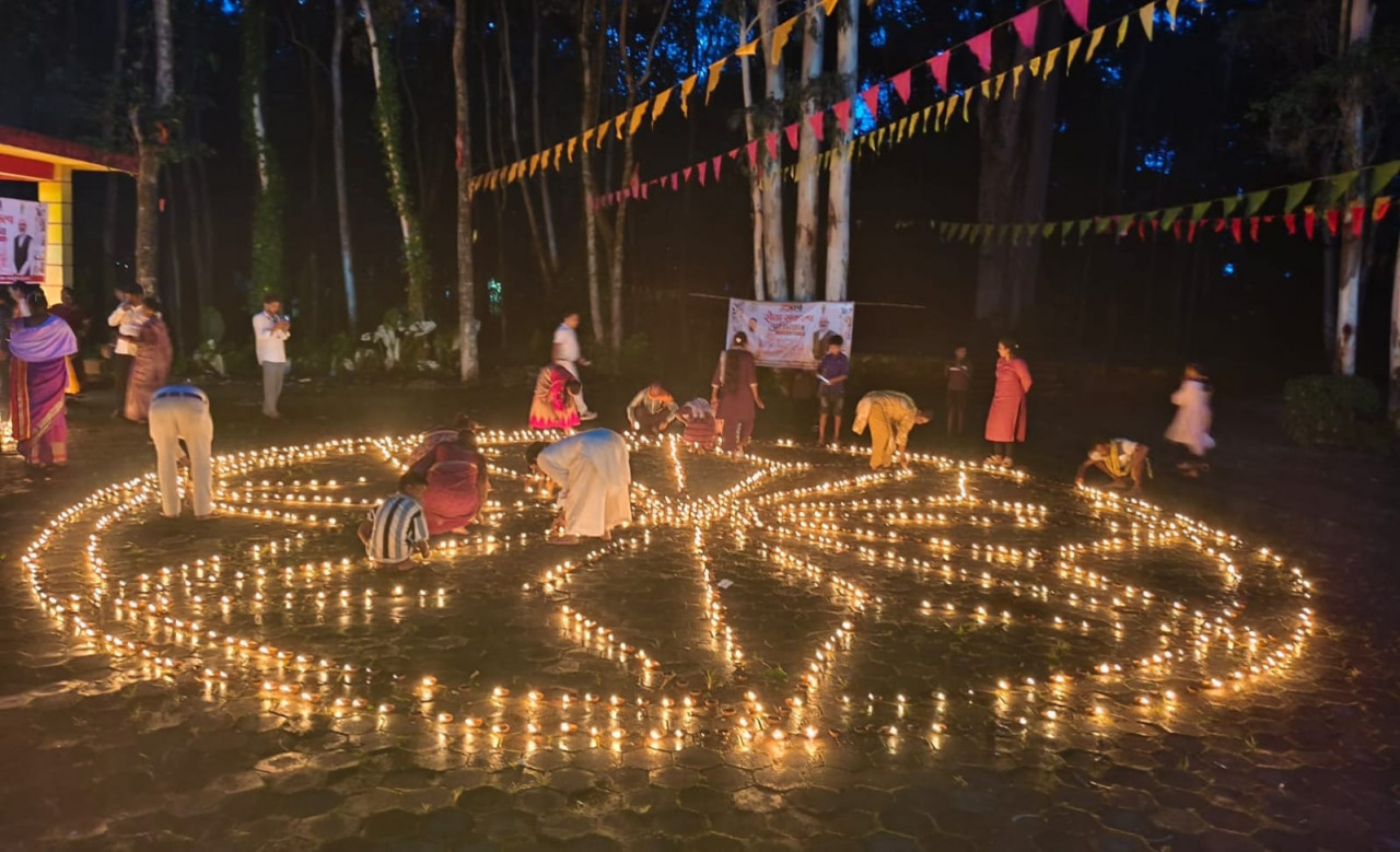 आशीर्वाद का दीया’ से जगमगाया सरगुजा, सेवा और समर्पण का लिया गया संकल्प