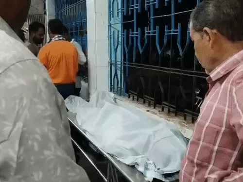 उफनते नाले में कार बही, 7 मौतें,छत्तीसगढ़ में बिजली गिरने से 4 की जान गई