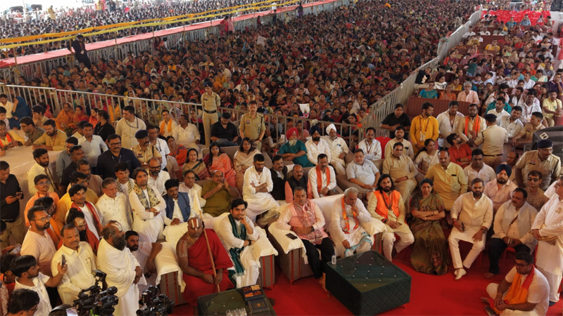 कर्म ऐसा करो कि अपनी भक्ति पर भी गौरव हो - इन्द्रेश महाराज