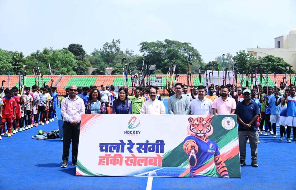 छत्तीसगढ़ हॉकी लीग : चयन ट्रायल के पहले दिन 223 खिलाड़ी उतरे मैदान पर, उप मुख्यमंत्री अरुण साव ने खिलाड़ियों से की मुलाकात