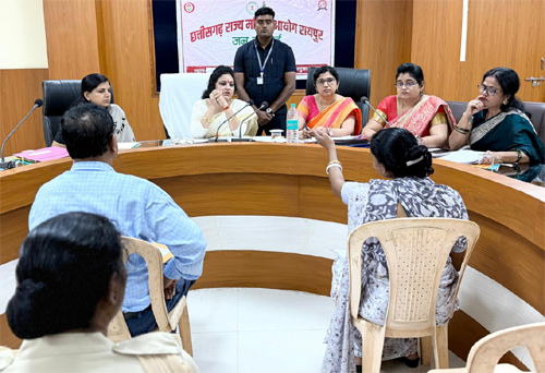 राज्य महिला आयोग की अध्यक्ष डॉ. ममता ने सरगुजा संभाग के 25 प्रकरणों की सुनवाई की