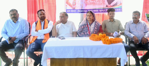गोरखनाथपुर और कमलापुर में ग्रामीणों से मंत्री रजवाड़े ने जानीं समस्याएं, अधिकारियों को त्वरित निराकरण के निर्देश