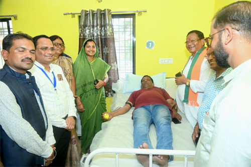 रक्तदान से जरूरतमंदों को मिलता है जीवन का संबल, 11 लोगों ने किया रक्तदान, 77 नागरिकों की हुई स्वास्थ्य जांच