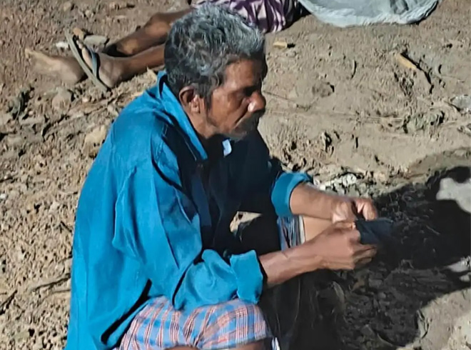 शराबी पुत्र से हुआ विवाद, पिता ने पुत्र पर टांगिया से हमला कर हत्या कर दी