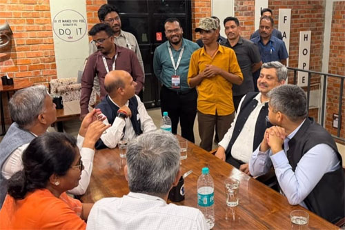 बस्तर में पुनर्वास और स्वावलंबन की मिसाल बना पण्डुम कैफे, केंद्रीय सहकारिता सचिव ने की सराहना