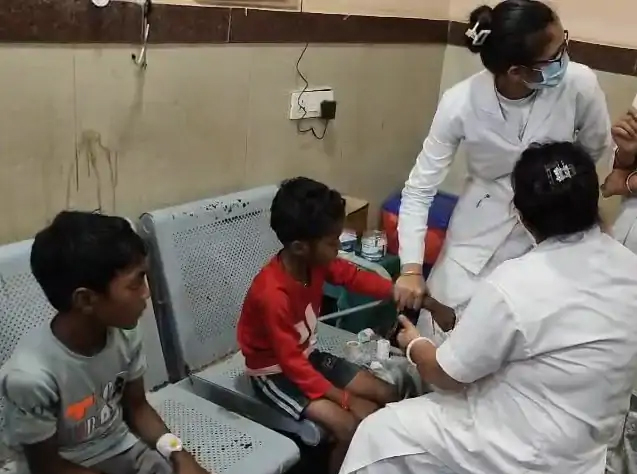 प्राथमिक शाला के 7 बच्चे रतनजोत बीज खाने से हुए बीमार