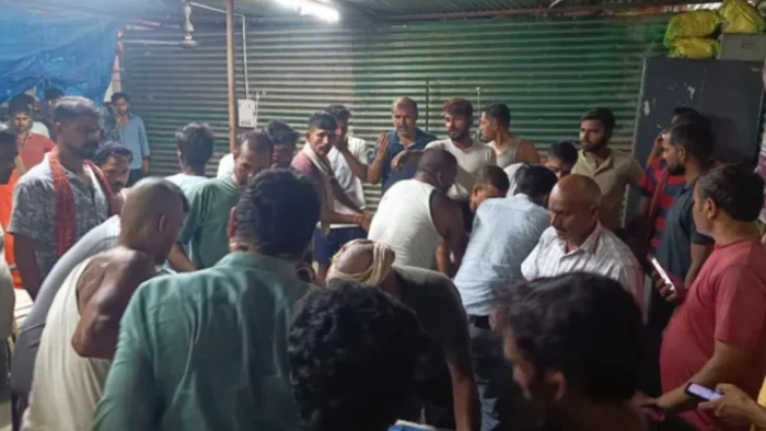 बिहार के वैशाली में गंगा में नाव डूबी, 13 मौतें