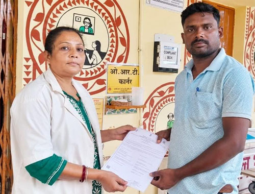 हेल्पलाइन की त्वरित पहल से सुरेश की बेटी को मिला जन्म प्रमाण पत्र