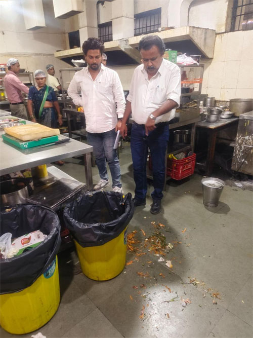 एमपी ढाबा में गंदगी मिलने पर निगम ने ठोंका 10 हजार का जुर्माना