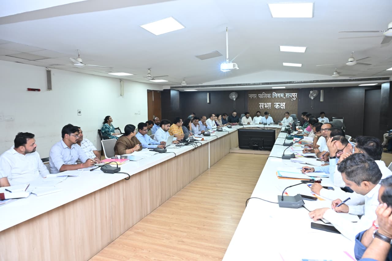 टी एल बैठक में शहर की सफाई व्यवस्था में सुधार लाने आयुक्त मिश्रा ने दिए सख्त निर्देश