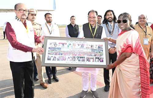 राष्ट्रपति द्रौपदी मुर्मु छत्तीसगढ़ प्रवास के पश्चात रायपुर से हुईं रवाना
