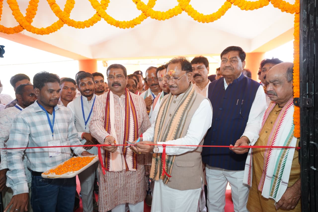 सुशासन और पारदर्शिता के साथ हर वर्ग तक शासन की योजनाओं का लाभ पहुंचाना हमारी प्राथमिकता : मुख्यमंत्री साय