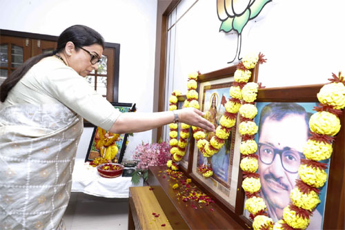 महर्षि वाल्मीकि का संदेश वर्ग-विहीन, समतामूलक और मर्यादापूर्ण समाज के निर्माण की प्रेरणा देता है : इरानी
